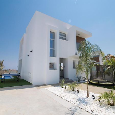 Villa Lynn Boutique Beachfront Ayia Napa Exteriör bild