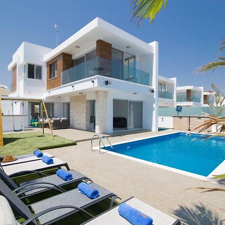 Villa Lynn Boutique Beachfront Ayia Napa Exteriör bild