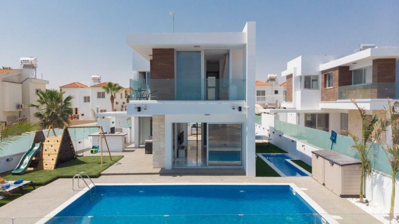 Villa Lynn Boutique Beachfront Ayia Napa Exteriör bild