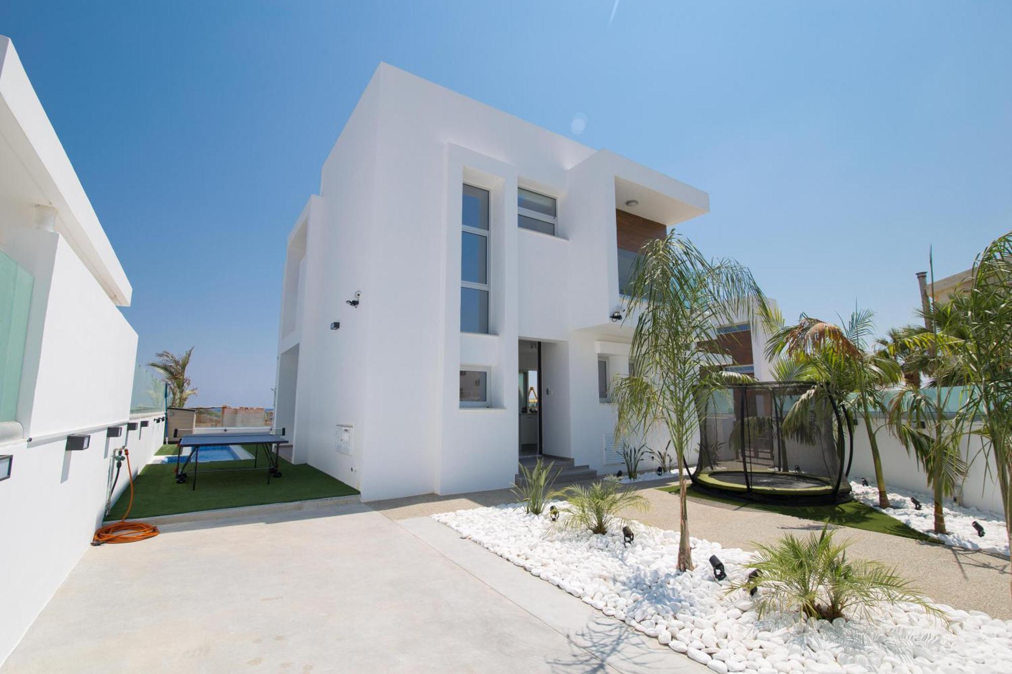 Villa Lynn Boutique Beachfront Ayia Napa Exteriör bild