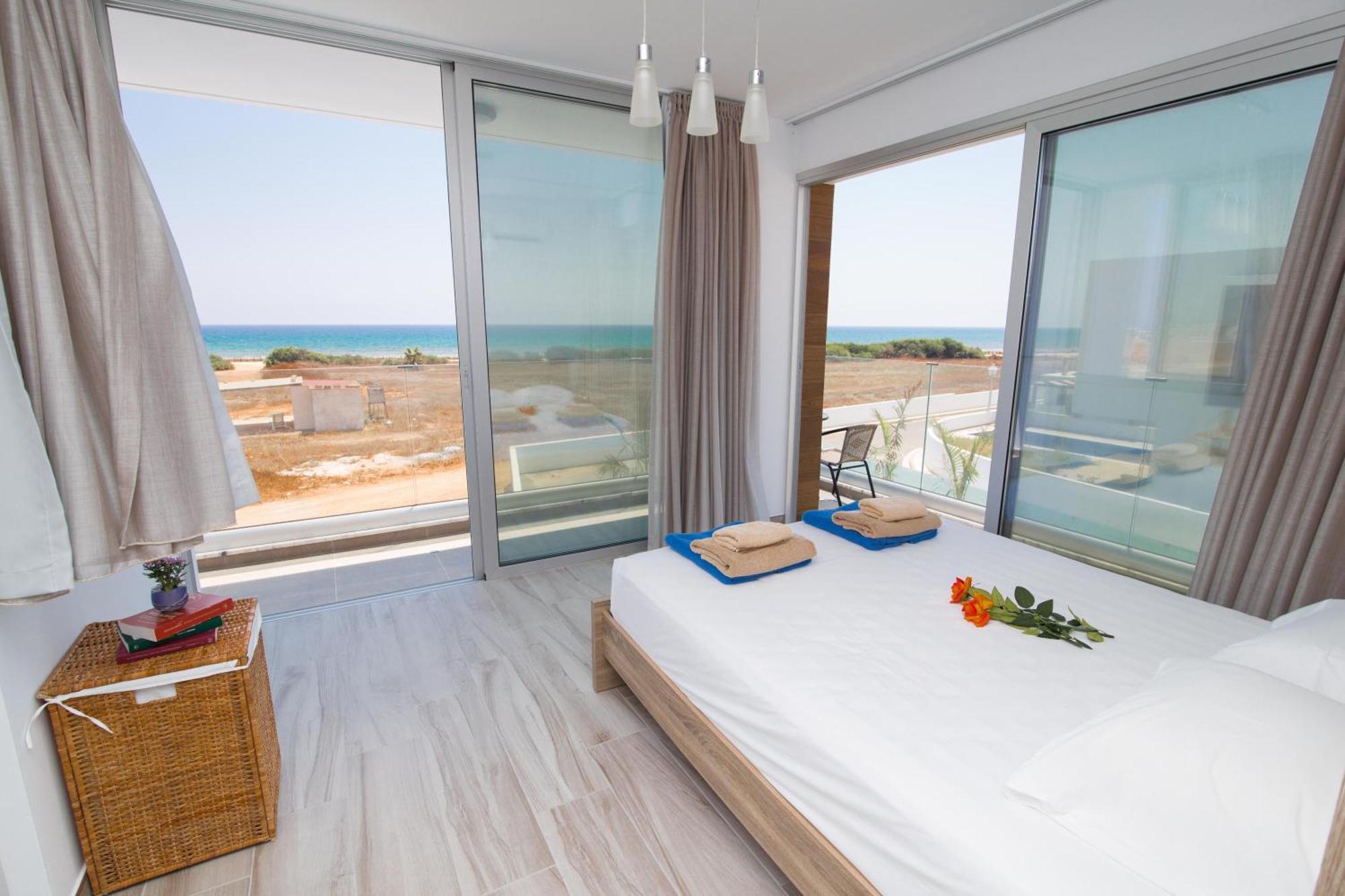 Villa Lynn Boutique Beachfront Ayia Napa Exteriör bild