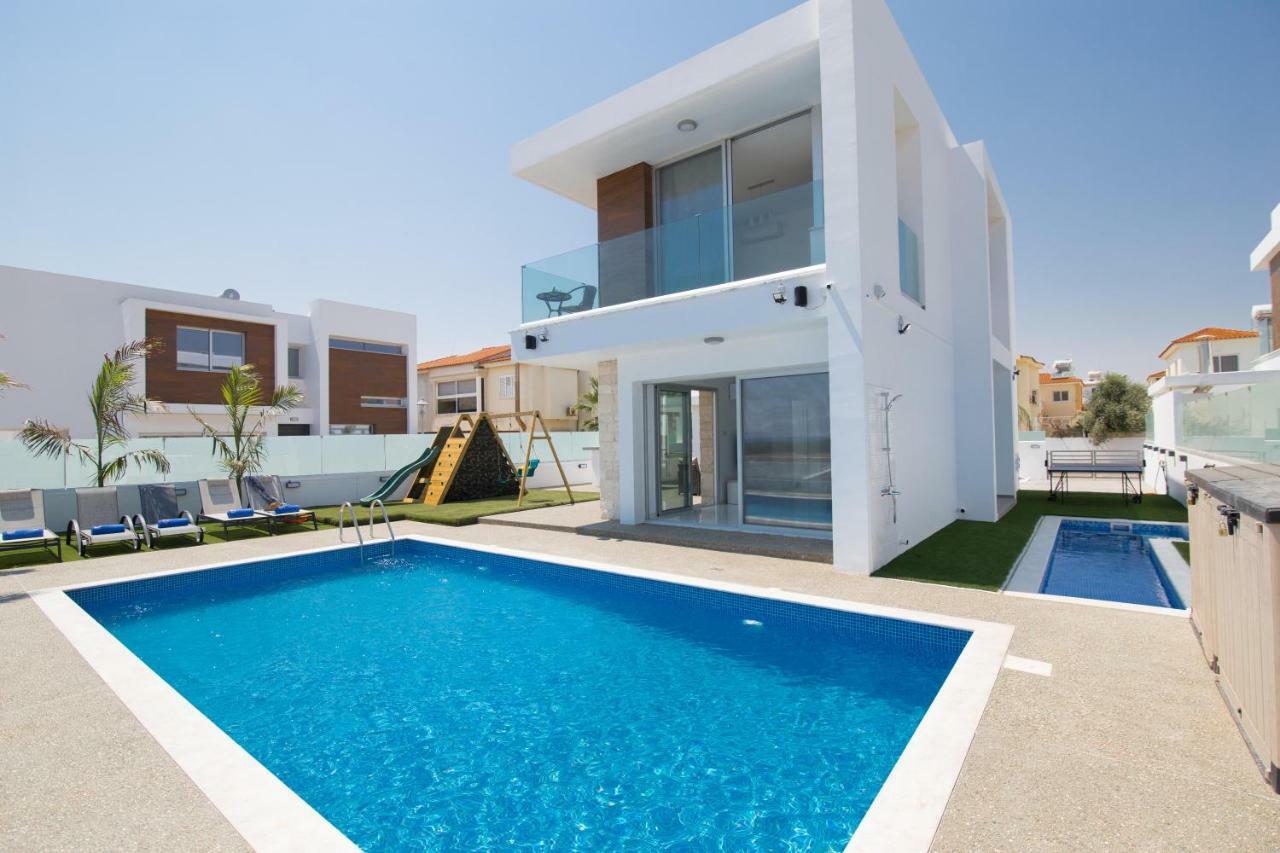 Villa Lynn Boutique Beachfront Ayia Napa Exteriör bild