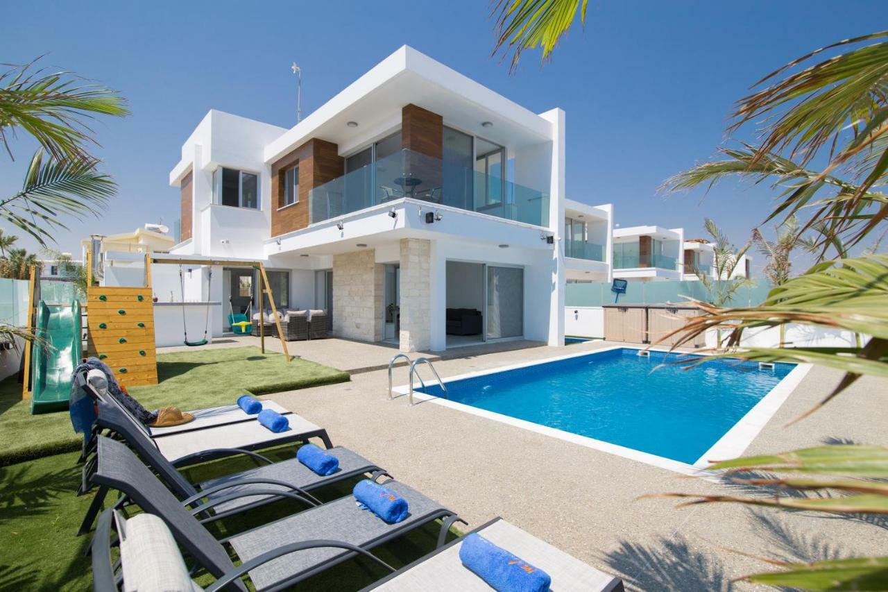 Villa Lynn Boutique Beachfront Ayia Napa Exteriör bild